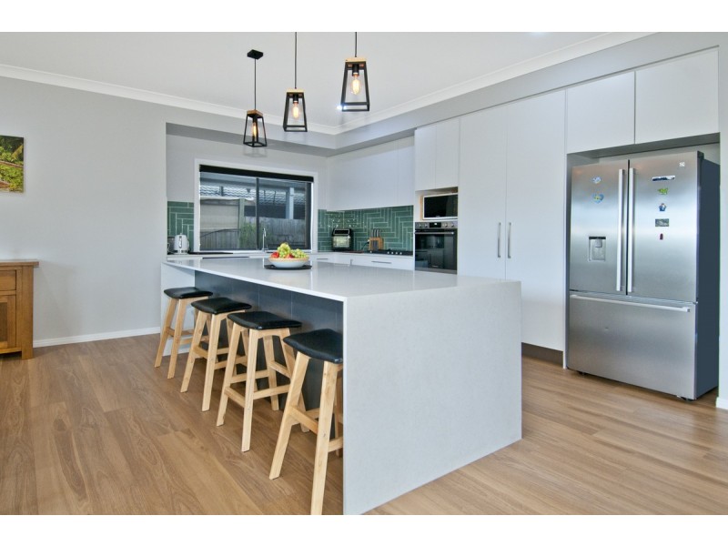 58 California Drive, Oxenford QLD 4210