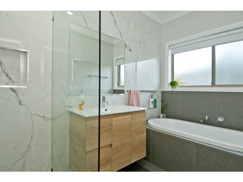 58 California Drive, Oxenford QLD 4210