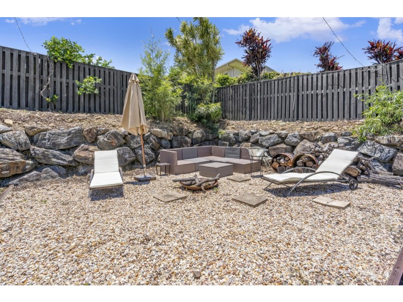 11 Angourie Crescent, Pacific Pines QLD 4211