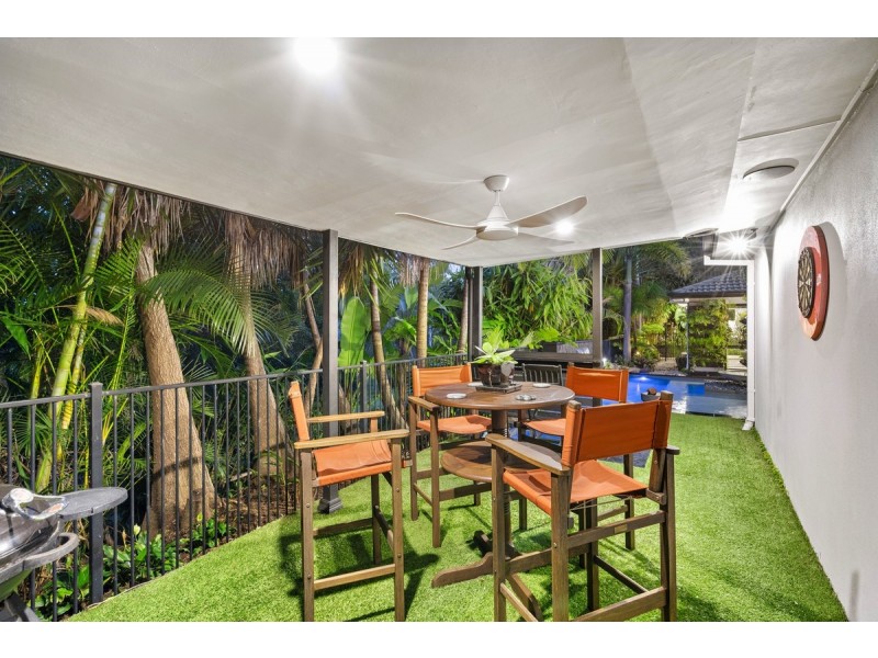 2 Beerwah Street, Pacific Pines QLD 4211