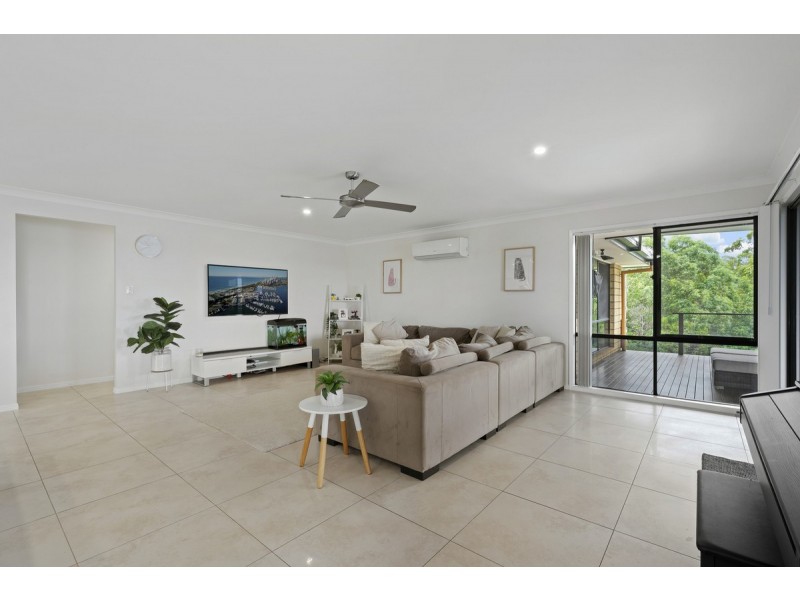 34 McAuley Parade, Pacific Pines QLD 4211