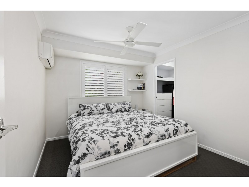 34 McAuley Parade, Pacific Pines QLD 4211