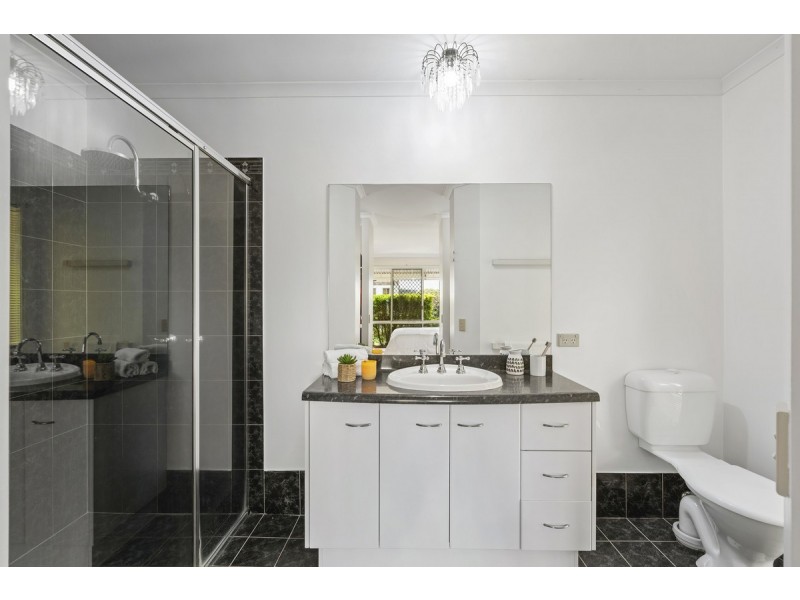 1 Palmerston Drive, Oxenford QLD 4210