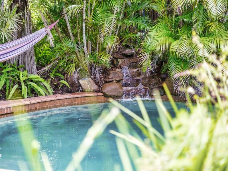 2 Entrance Road, Gaven QLD 4211