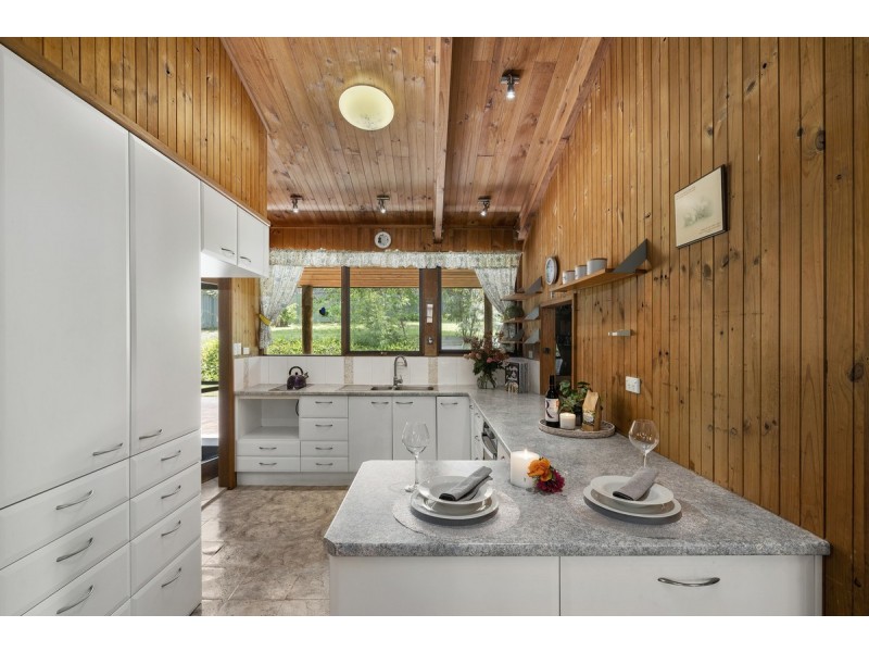 2 Entrance Road, Gaven QLD 4211