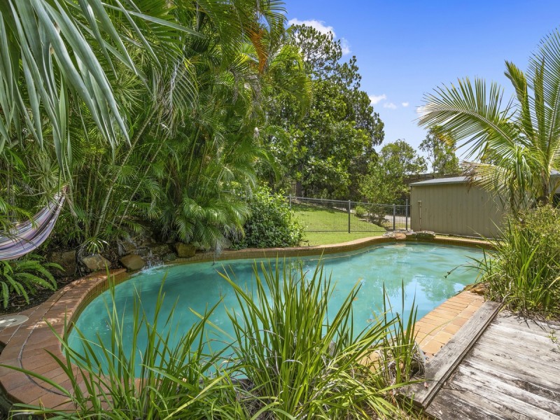 2 Entrance Road, Gaven QLD 4211
