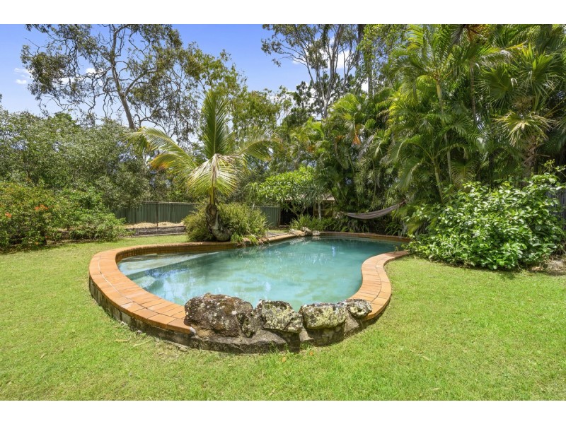 2 Entrance Road, Gaven QLD 4211