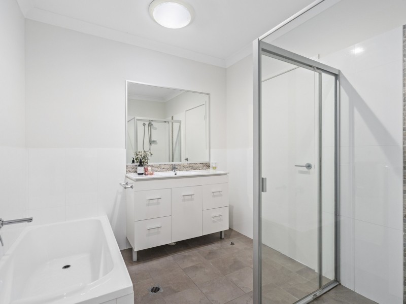 3/1 Aspect Place, Pacific Pines QLD 4211