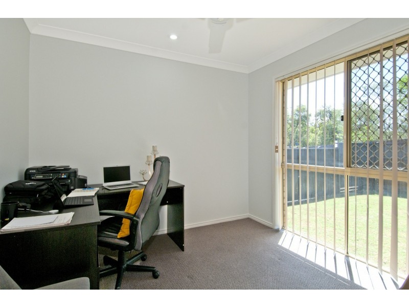 33 Murchison Street, Pacific Pines QLD 4211