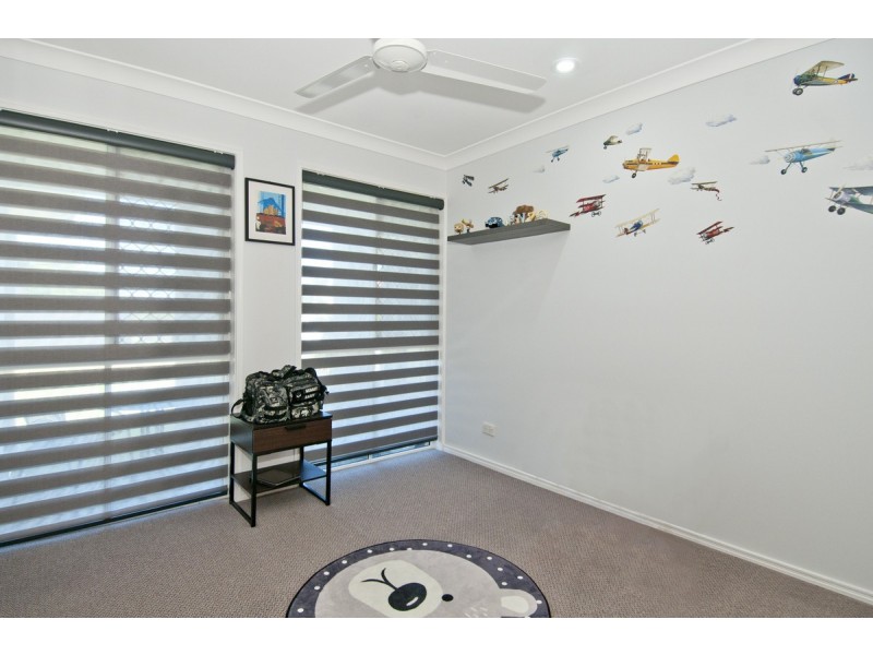 33 Murchison Street, Pacific Pines QLD 4211