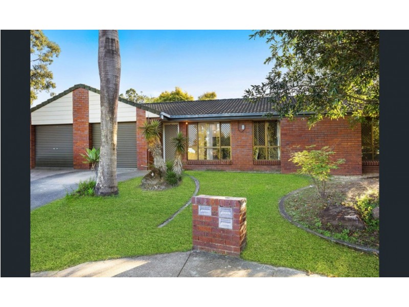 1/8 Oscar Court, Oxenford QLD 4210