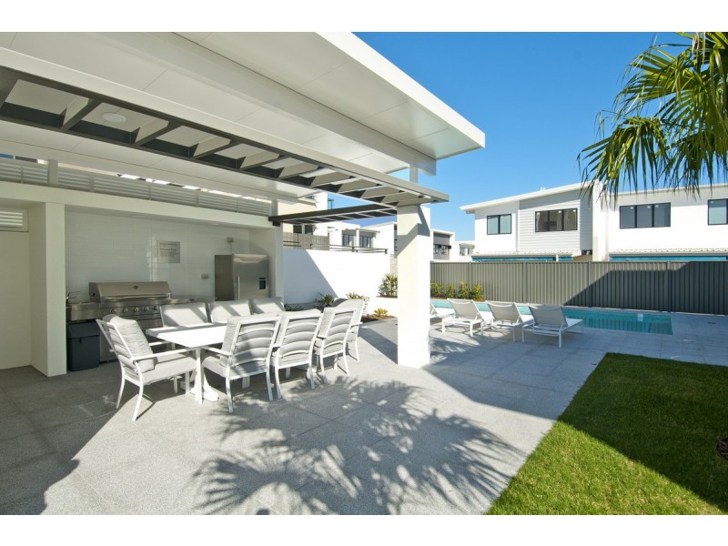 116/37 Sickle Avenue, Hope Island QLD 4212