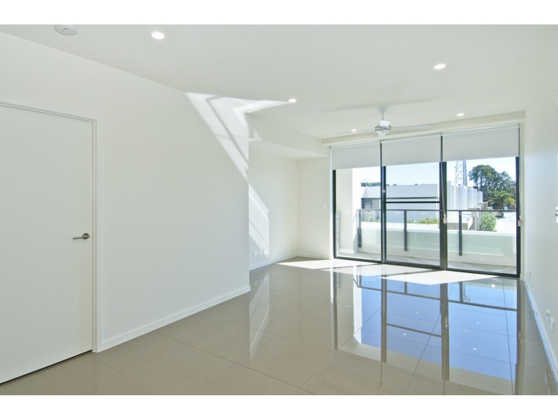 116/37 Sickle Avenue, Hope Island QLD 4212