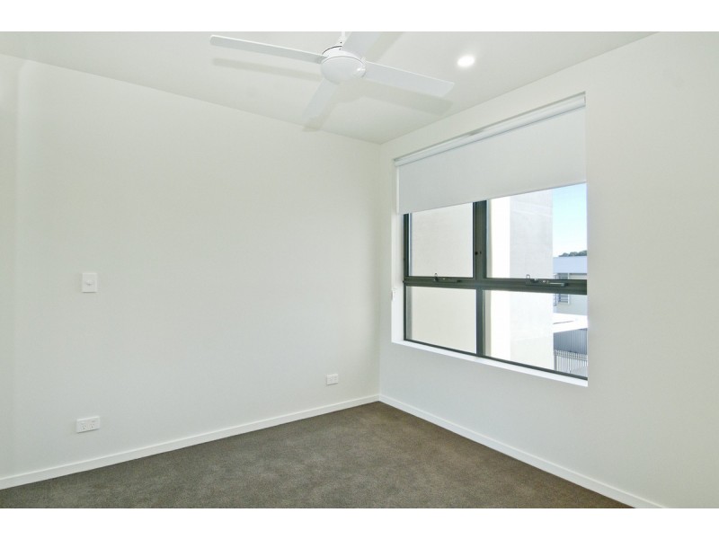 116/37 Sickle Avenue, Hope Island QLD 4212