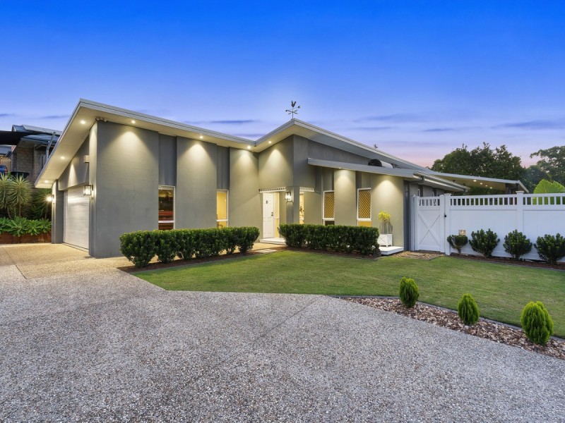 38 McAuley Parade, Pacific Pines QLD 4211