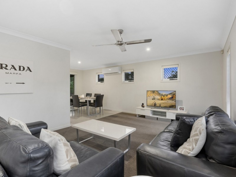 38 McAuley Parade, Pacific Pines QLD 4211