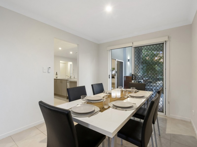 38 McAuley Parade, Pacific Pines QLD 4211