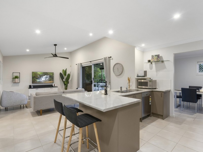 38 McAuley Parade, Pacific Pines QLD 4211