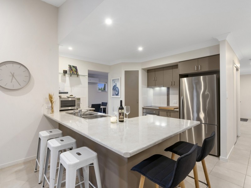 38 McAuley Parade, Pacific Pines QLD 4211