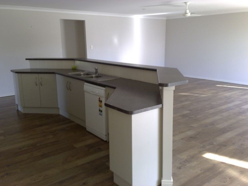 20 Blackheath Terrace, Pacific Pines QLD 4211