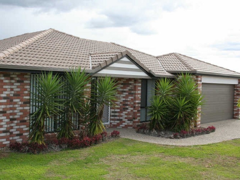 20 Blackheath Terrace, Pacific Pines QLD 4211