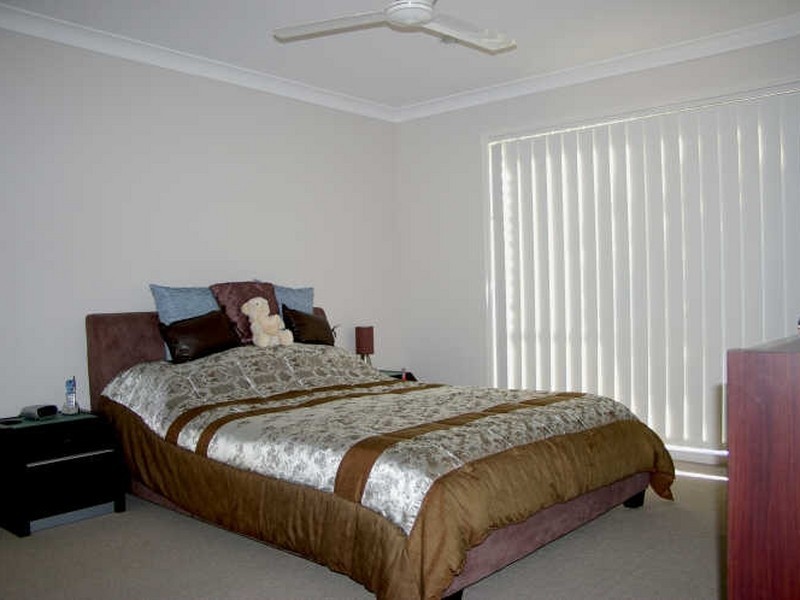 20 Blackheath Terrace, Pacific Pines QLD 4211