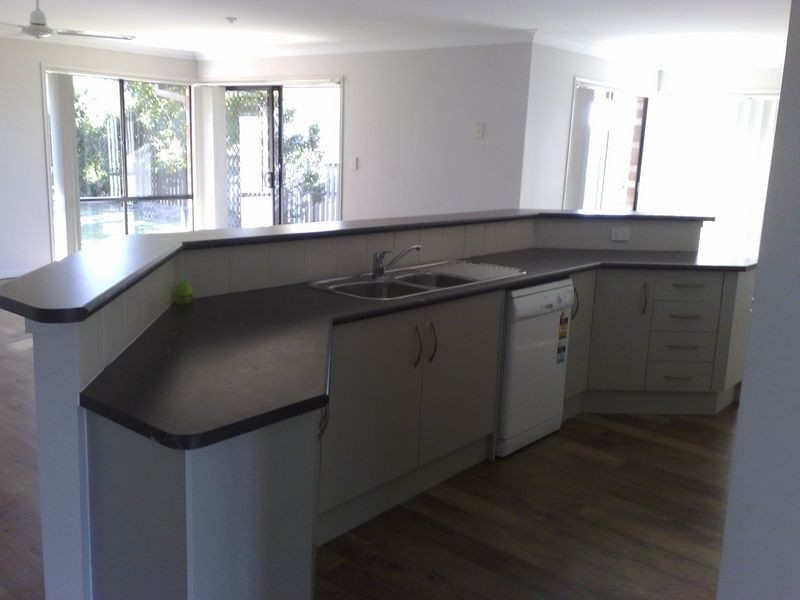 20 Blackheath Terrace, Pacific Pines QLD 4211