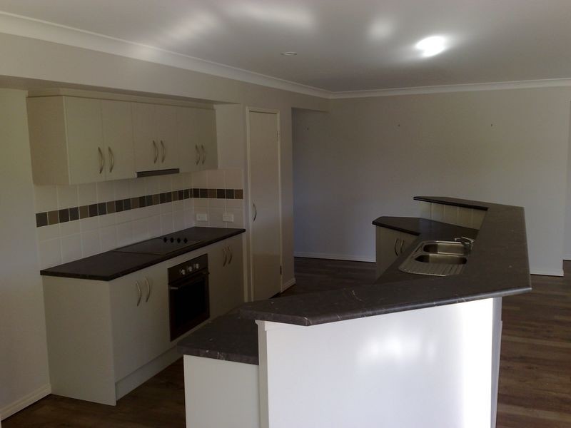 20 Blackheath Terrace, Pacific Pines QLD 4211