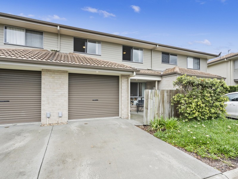 29/30 Carmarthen Circuit, Pacific Pines QLD 4211