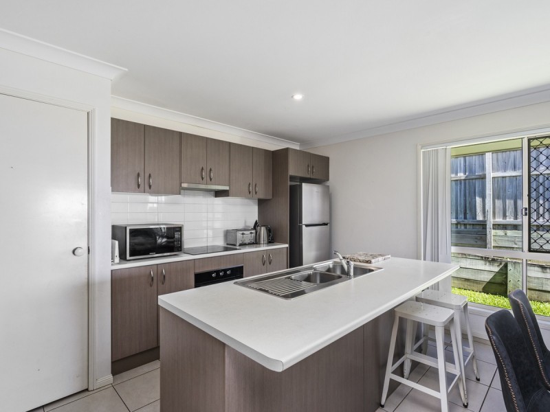 40 Aldgate Crescent, Pacific Pines QLD 4211
