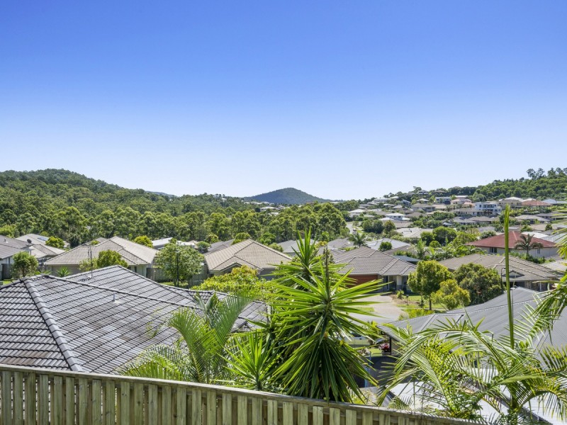 40 Aldgate Crescent, Pacific Pines QLD 4211
