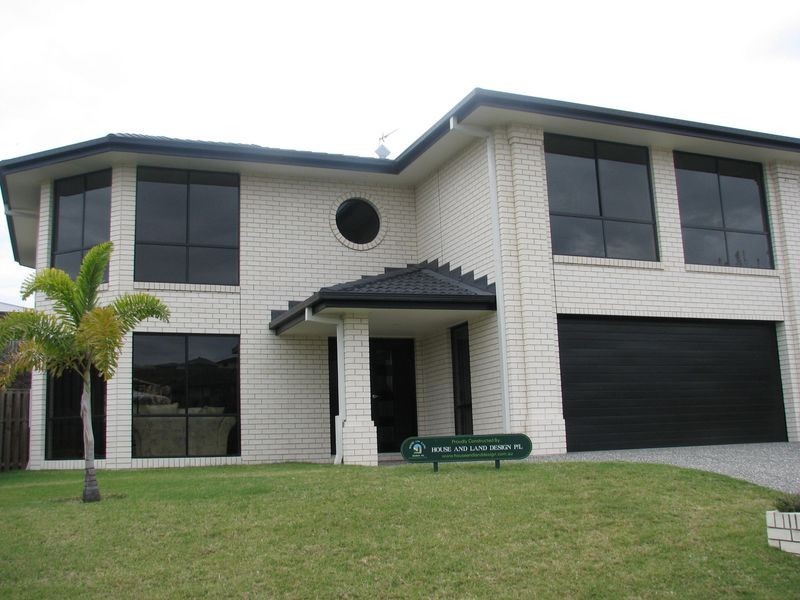 4 Sandow Street, Pacific Pines QLD 4211