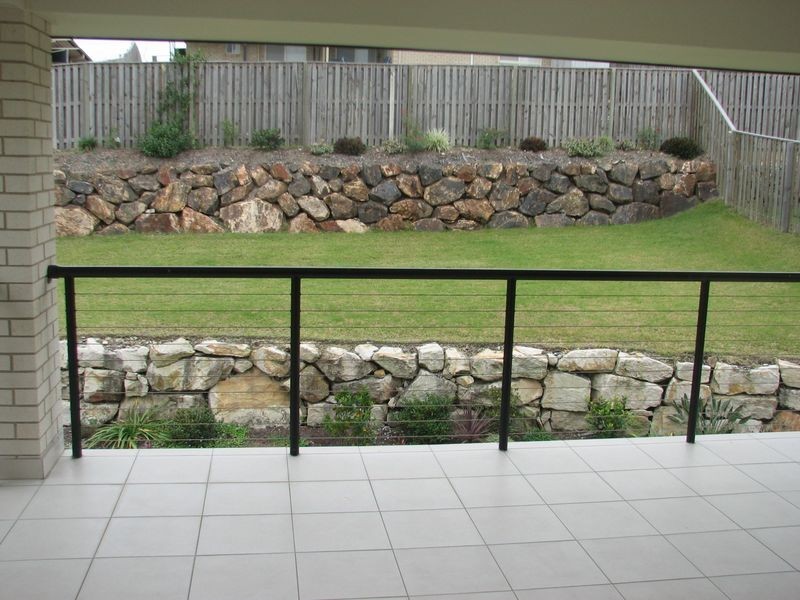 4 Sandow Street, Pacific Pines QLD 4211