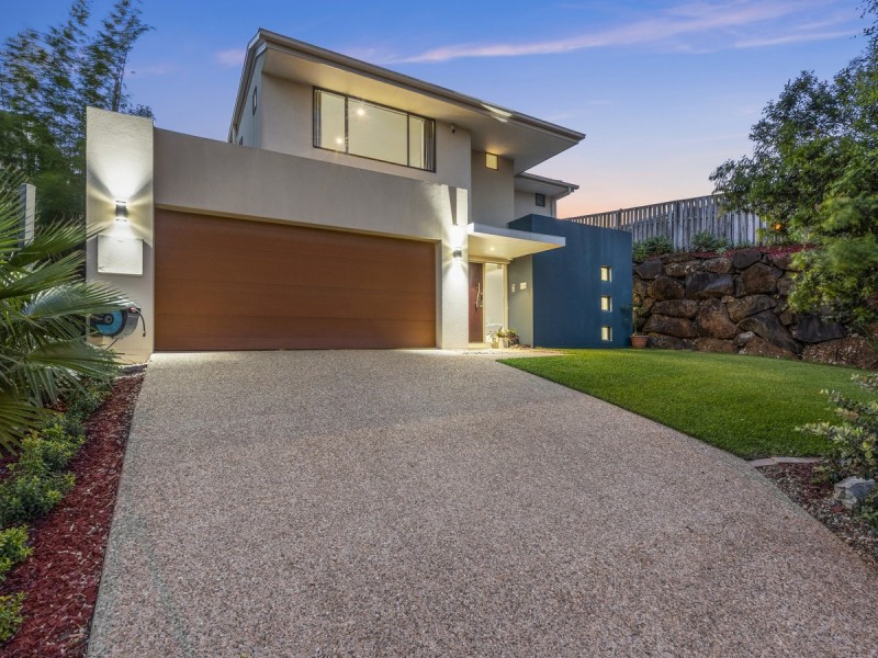 3 Bounty Way, Pacific Pines QLD 4211