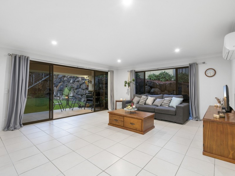 3 Bounty Way, Pacific Pines QLD 4211