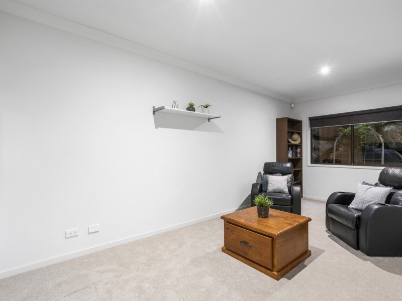3 Bounty Way, Pacific Pines QLD 4211