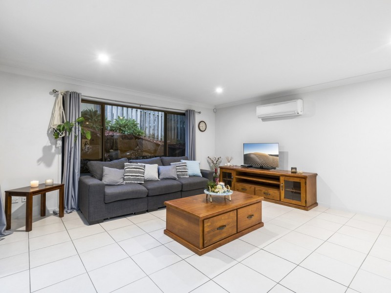 3 Bounty Way, Pacific Pines QLD 4211
