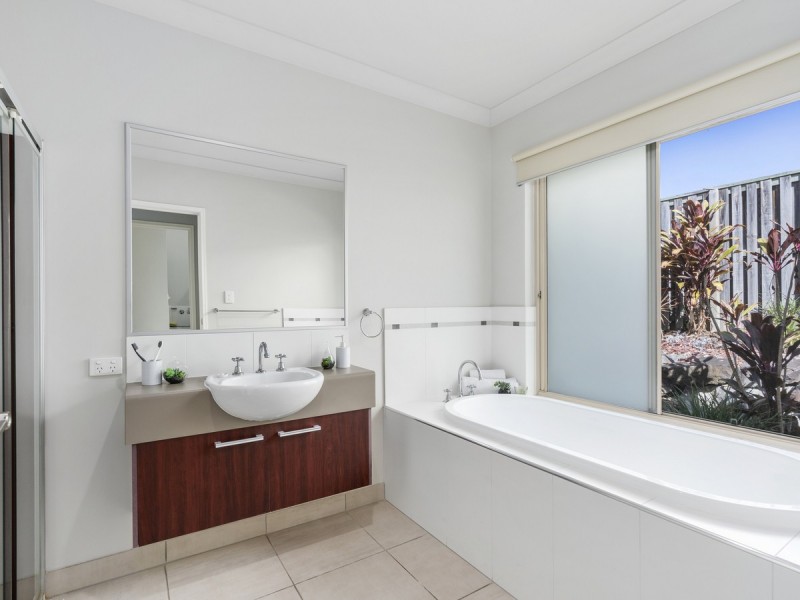 3 Mellum Circuit, Pacific Pines QLD 4211