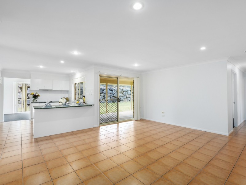 11 Stromlo Court, Pacific Pines QLD 4211