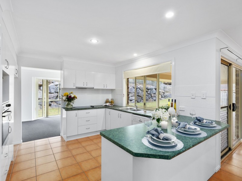 11 Stromlo Court, Pacific Pines QLD 4211