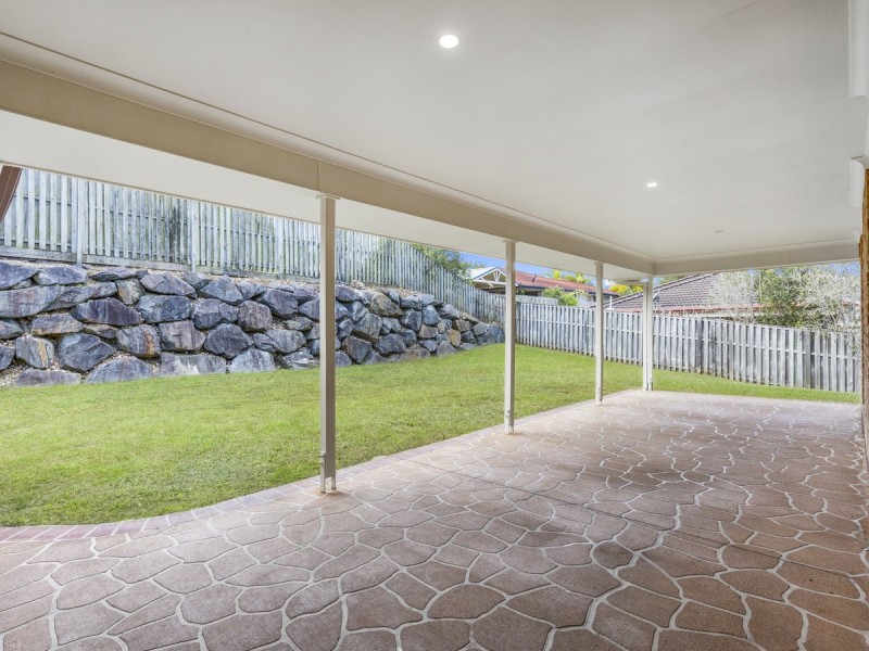 11 Stromlo Court, Pacific Pines QLD 4211