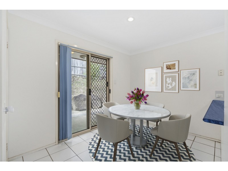 2/76 Paddington Drive, Carrara QLD 4211