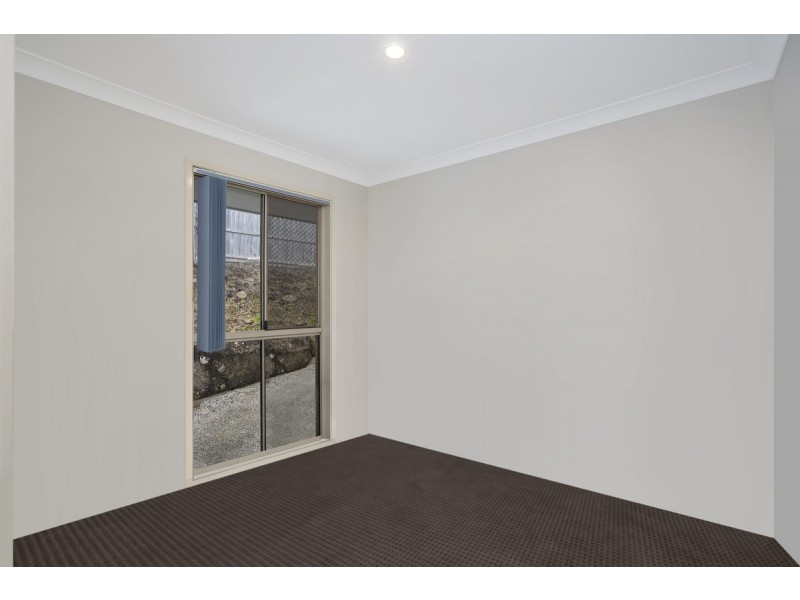 2/76 Paddington Drive, Carrara QLD 4211