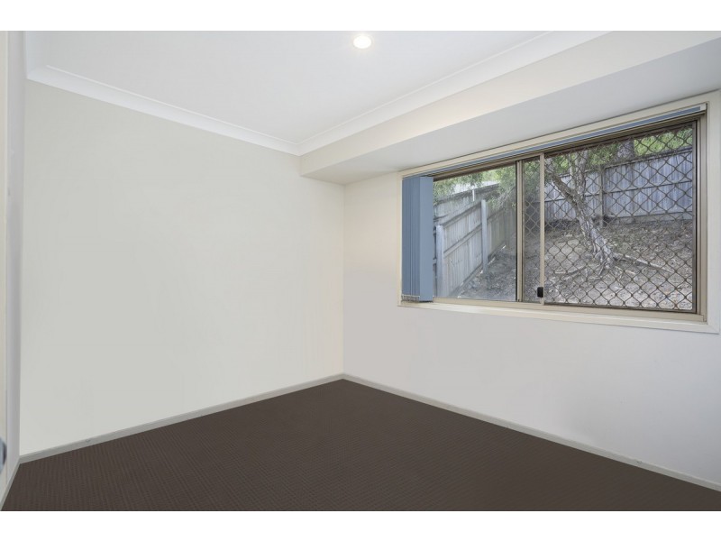 2/76 Paddington Drive, Carrara QLD 4211