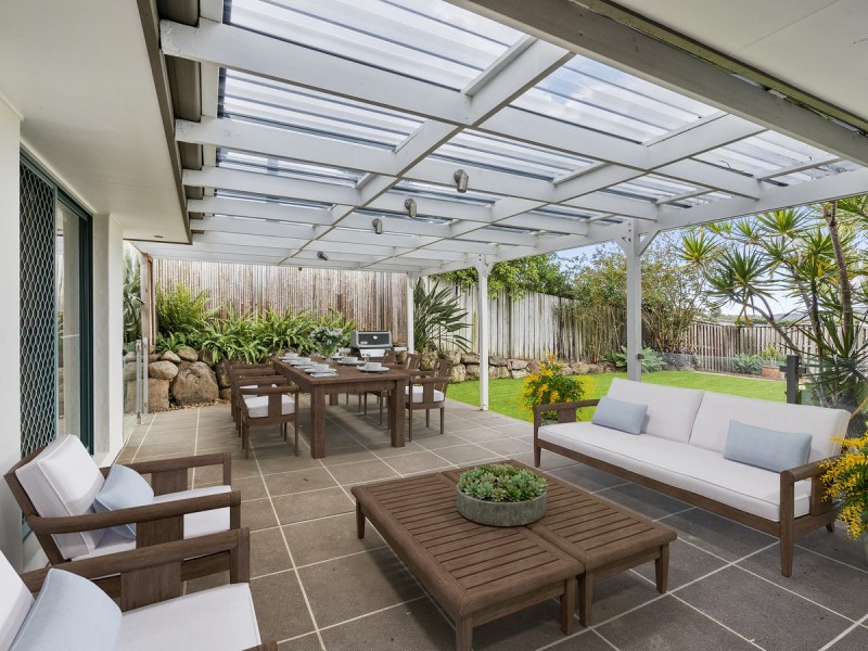 9 Motu Close, Pacific Pines QLD 4211