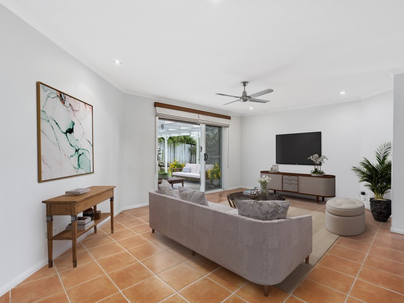 9 Motu Close, Pacific Pines QLD 4211