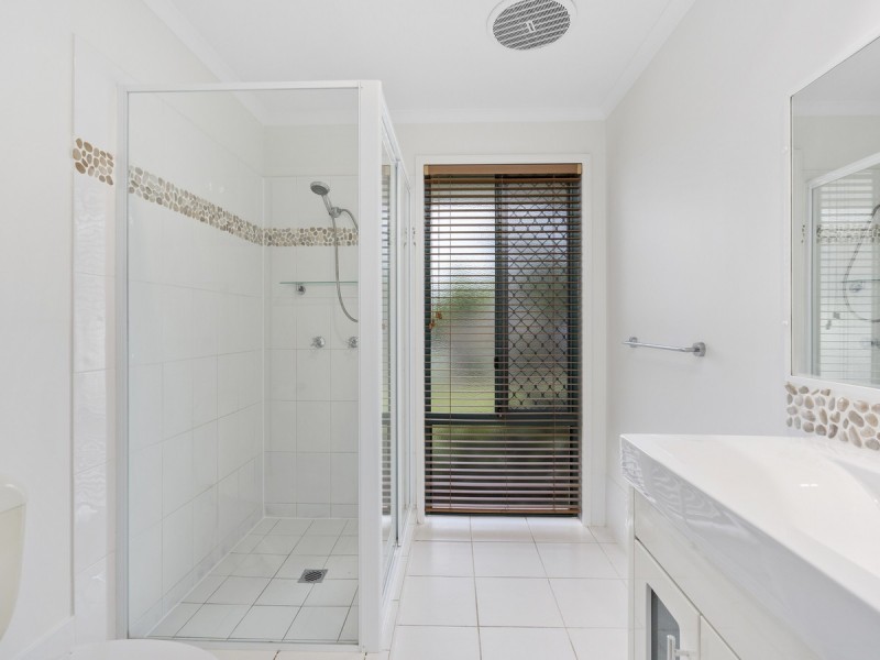 9 Motu Close, Pacific Pines QLD 4211