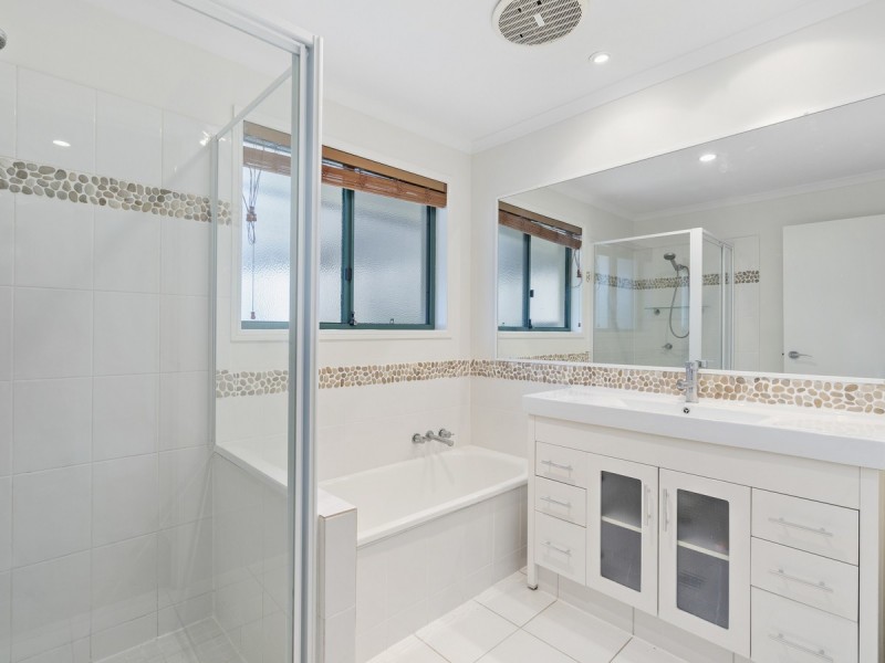 9 Motu Close, Pacific Pines QLD 4211