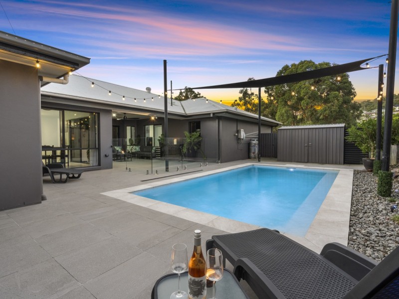 37 Carmarthen Circuit, Pacific Pines QLD 4211