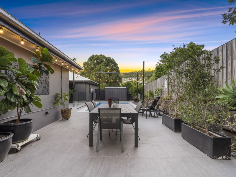 37 Carmarthen Circuit, Pacific Pines QLD 4211